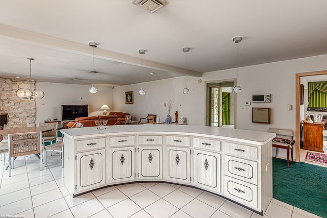 12138 S Cheyenne Drive, Palos Heights, IL 60463