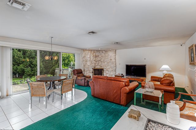 12138 S Cheyenne Drive, Palos Heights, IL 60463