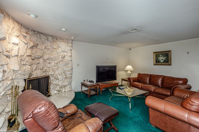 12138 S Cheyenne Drive, Palos Heights, IL 60463