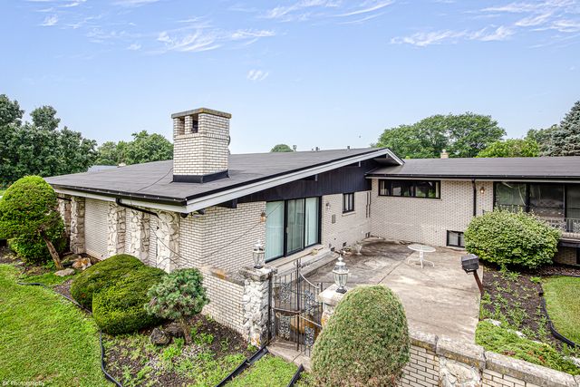 12138 S Cheyenne Drive, Palos Heights, IL 60463
