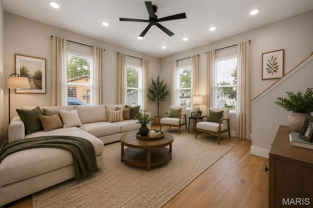 9840 Luna Avenue, St Louis, MO 63125