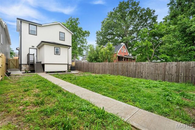 9840 Luna Avenue, St Louis, MO 63125