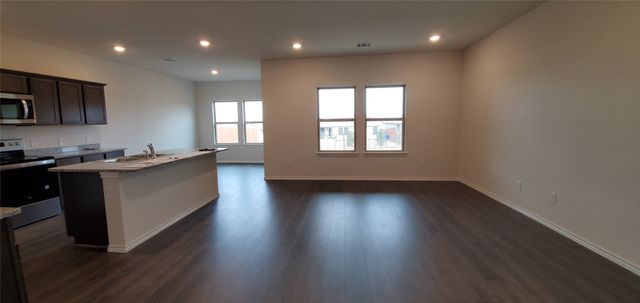 813 Fueller Drive, Aubrey, TX 76227