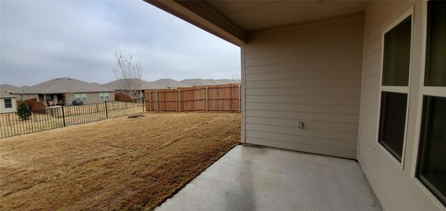 813 Fueller Drive, Aubrey, TX 76227