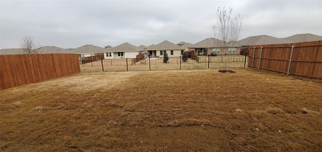 813 Fueller Drive, Aubrey, TX 76227