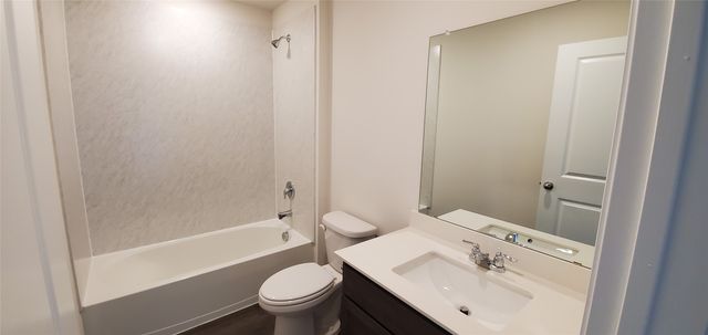 813 Fueller Drive, Aubrey, TX 76227