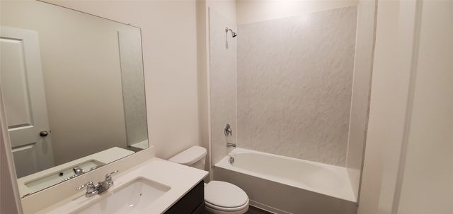 813 Fueller Drive, Aubrey, TX 76227