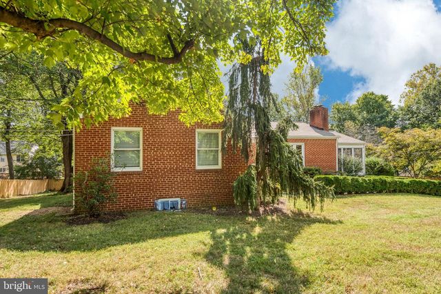 5527 WHARTON LN, Centreville, VA 20120