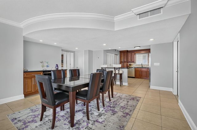 301 LAKE SHORE Drive 201, Lake Park, FL 33403