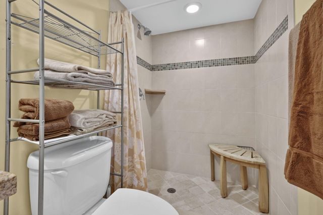 301 LAKE SHORE Drive 201, Lake Park, FL 33403