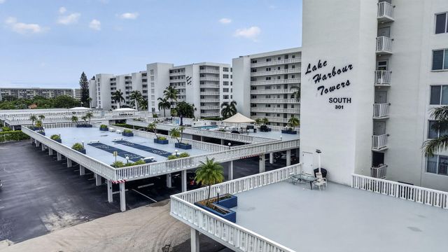 301 LAKE SHORE Drive 201, Lake Park, FL 33403