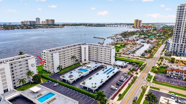 301 LAKE SHORE Drive 201, Lake Park, FL 33403