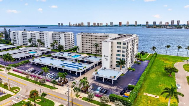 301 LAKE SHORE Drive 201, Lake Park, FL 33403