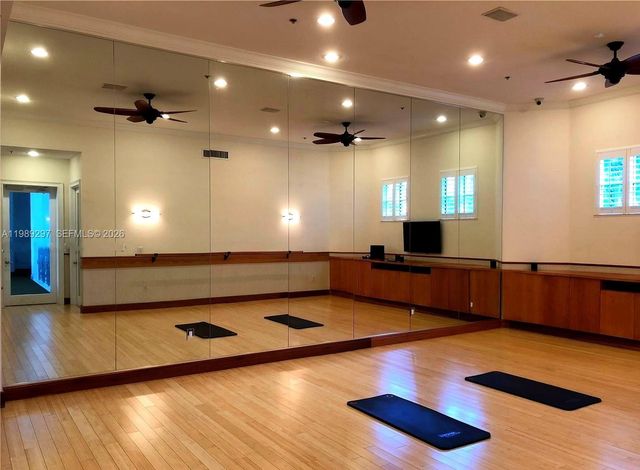 3255 NE 184th St 12509, Aventura, FL 33160