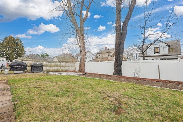 16 Palmer Ave 1, Peabody, MA 01960