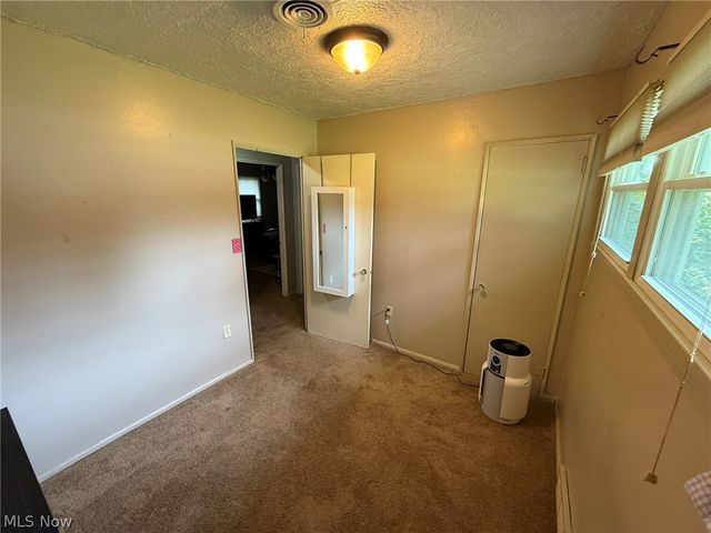 4924 Cleveland Avenue NW, Canton, OH 44709