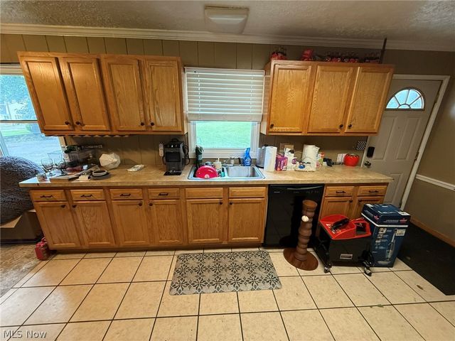 4924 Cleveland Avenue NW, Canton, OH 44709