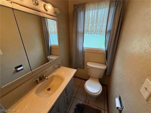 4924 Cleveland Avenue NW, Canton, OH 44709
