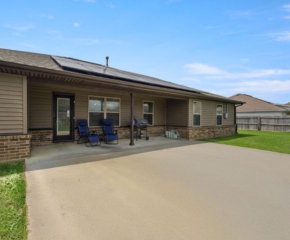 1401 Arkansas Lane, Prairie Grove, AR 72753