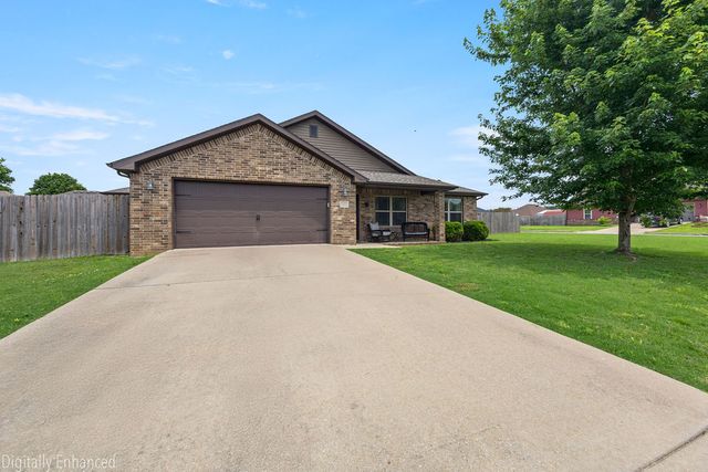 1401 Arkansas Lane, Prairie Grove, AR 72753