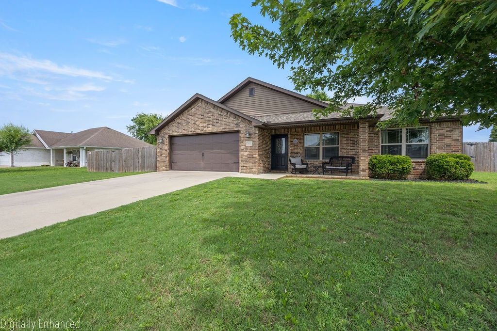 1401 Arkansas Lane, Prairie Grove, AR 72753