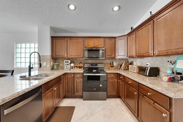 1017 Fosters Mill Road, Boynton Beach, FL 33436