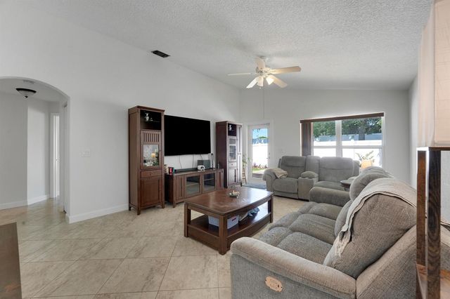 1017 Fosters Mill Road, Boynton Beach, FL 33436