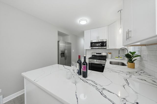 8231 S Wentworth Avenue, Chicago, IL 60620