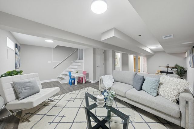 8231 S Wentworth Avenue, Chicago, IL 60620