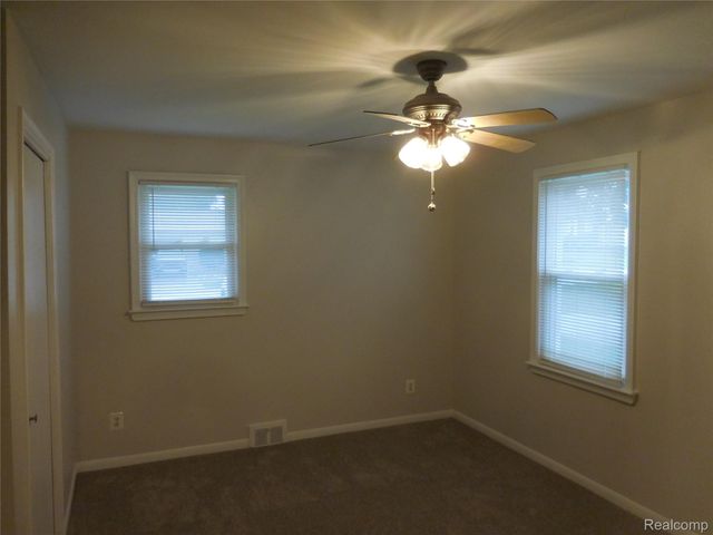 146 Olympia Drive, Troy, MI 48084