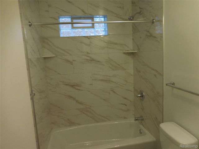 146 Olympia Drive, Troy, MI 48084
