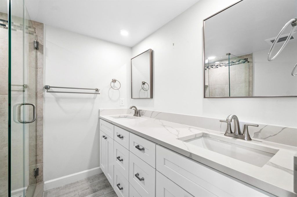 Image 21 of property listing at 1914 19th Court 34 B, Jupiter, FL 33477