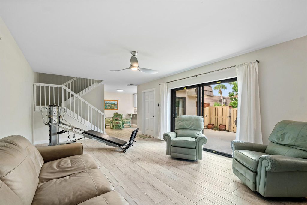 Image 7 of property listing at 1914 19th Court 34 B, Jupiter, FL 33477