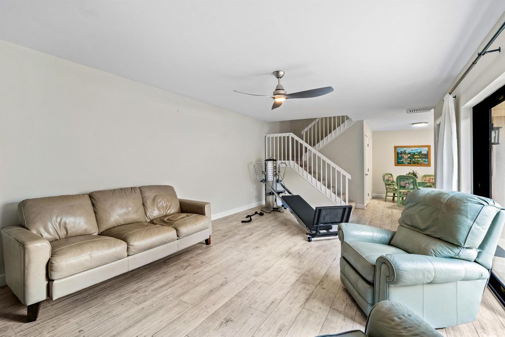 Image 8 of property listing at 1914 19th Court 34 B, Jupiter, FL 33477