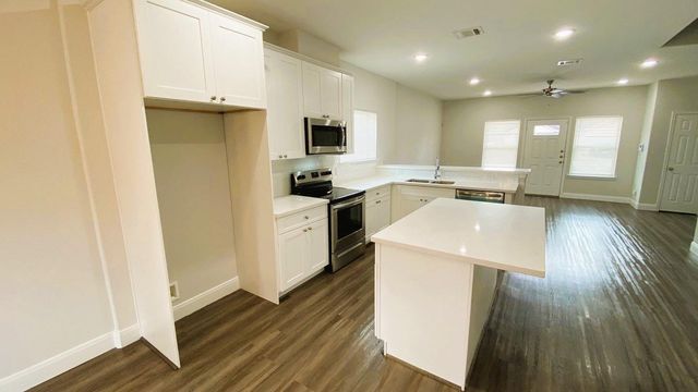 8237 Locksley Road A, Houston, TX 77078