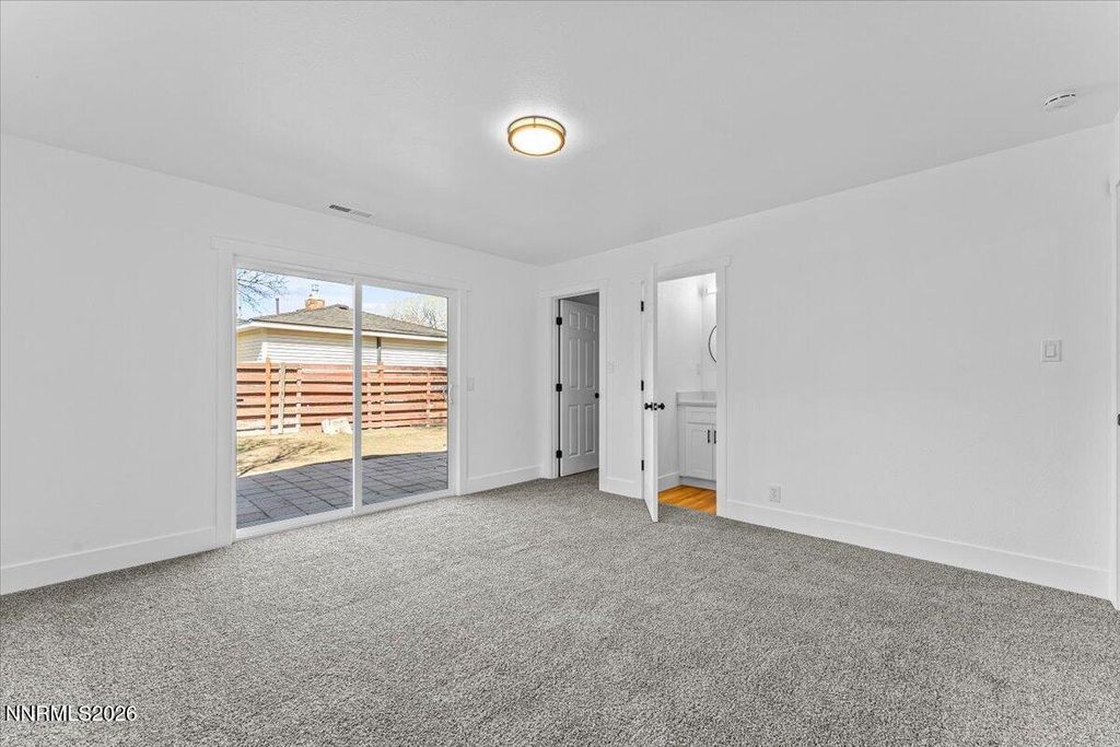 Image 11 of property listing at 424 S Richmond Avenue, Carson City, NV 89703