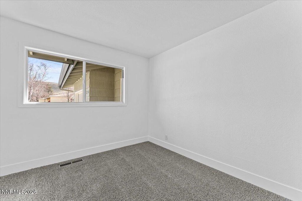 Image 15 of property listing at 424 S Richmond Avenue, Carson City, NV 89703