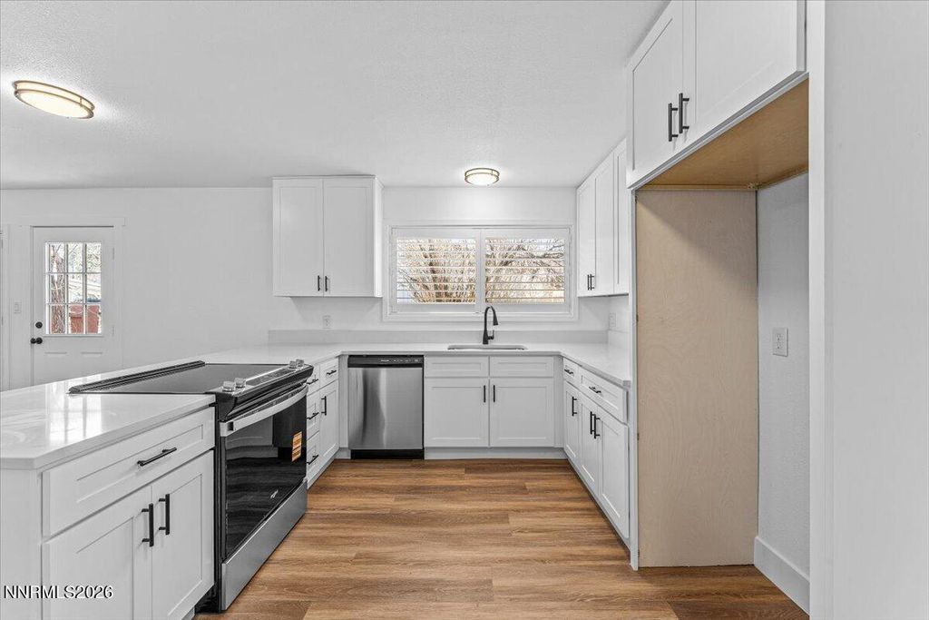 Image 5 of property listing at 424 S Richmond Avenue, Carson City, NV 89703