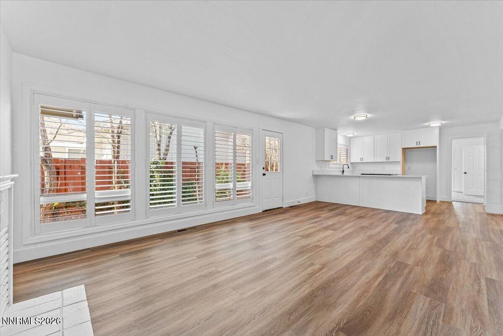 Image 6 of property listing at 424 S Richmond Avenue, Carson City, NV 89703