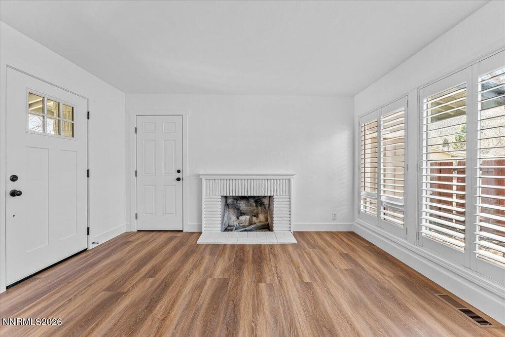 Image 8 of property listing at 424 S Richmond Avenue, Carson City, NV 89703