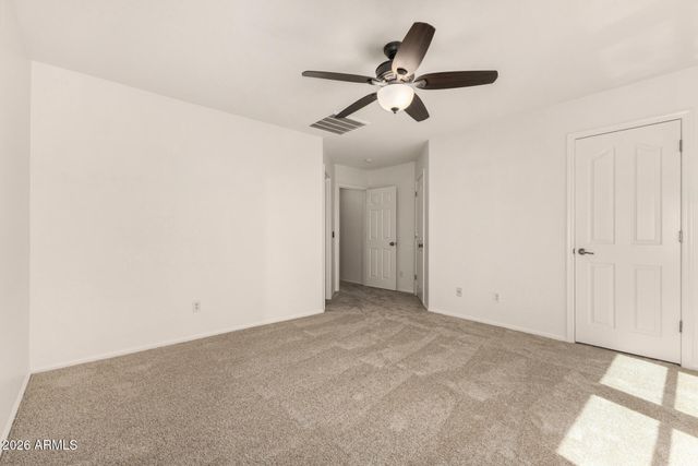 10925 W COLLEGE Drive, Phoenix, AZ 85037