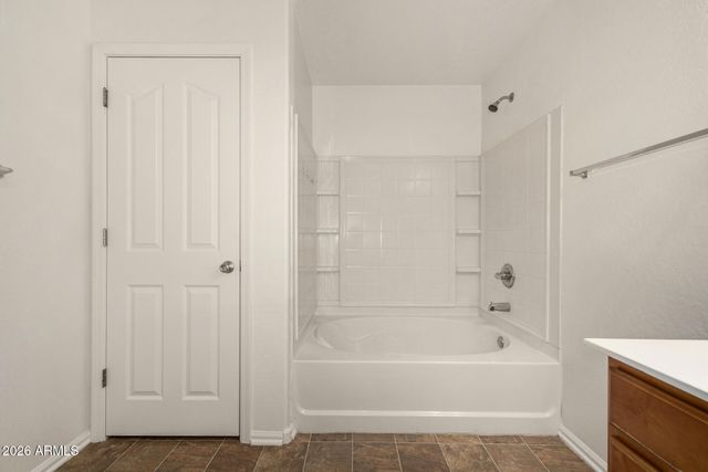 10925 W COLLEGE Drive, Phoenix, AZ 85037