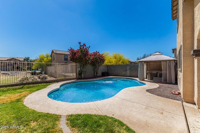 10925 W COLLEGE Drive, Phoenix, AZ 85037