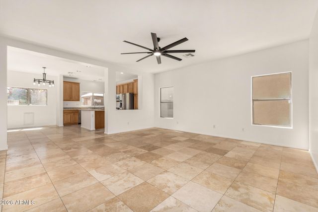 10925 W COLLEGE Drive, Phoenix, AZ 85037