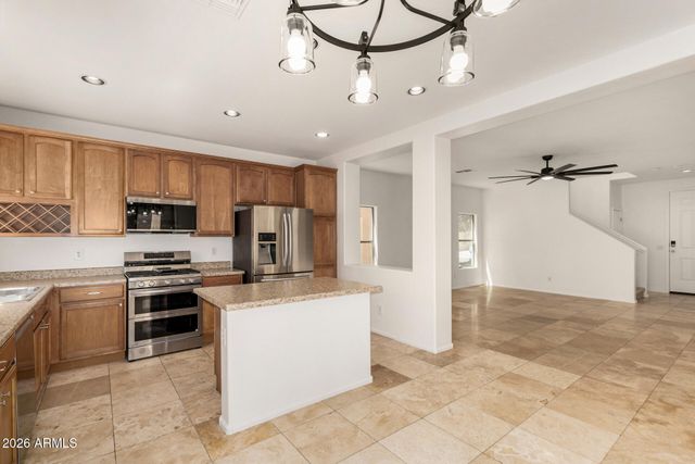 10925 W COLLEGE Drive, Phoenix, AZ 85037