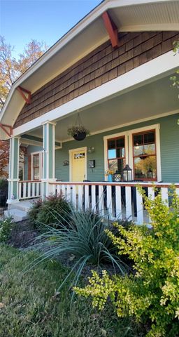 1628 S Henderson Street, Fort Worth, TX 76104