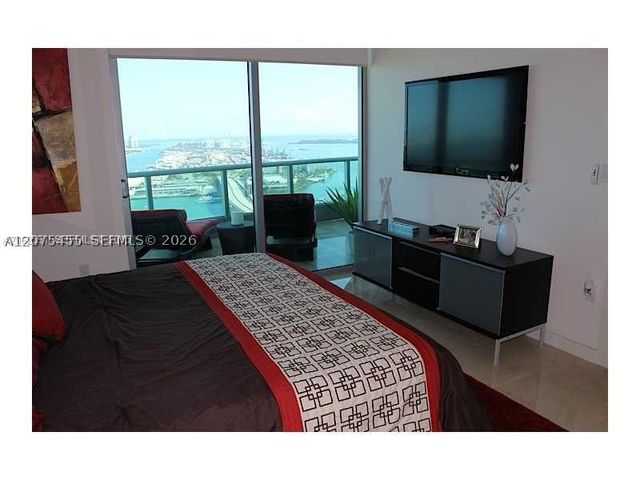900 Biscayne Blvd 4207, Miami, FL 33132