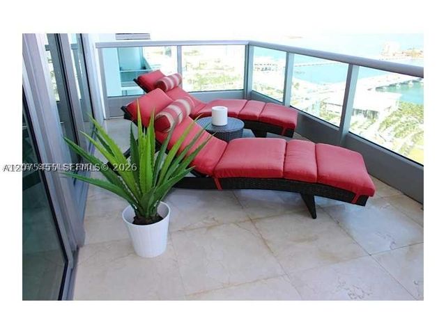 900 Biscayne Blvd 4207, Miami, FL 33132