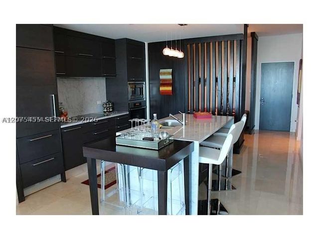 900 Biscayne Blvd 4207, Miami, FL 33132