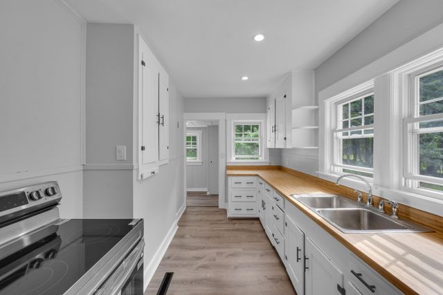 82 Waite Street, Leicester, MA 01524